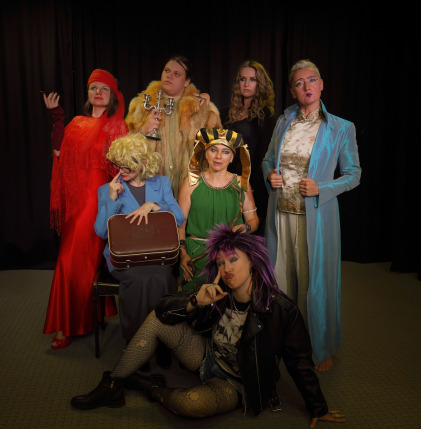 Занятие по гриму в театре-школе "Образ". Тема - череп.